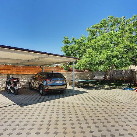 Nur 800 Meter Zum Mit Meerblick, Privatem Pool, Bbq Und Spielplatz Hébergement de vacances