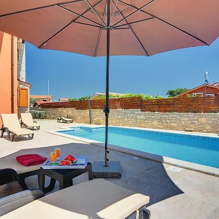 Nur 800 Meter Zum Mit Meerblick, Privatem Pool, Bbq Und Spielplatz Fazana