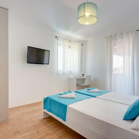 Holiday home Nur 800 Meter Zum Mit Meerblick, Privatem Pool, Bbq Und Spielplatz Fazana