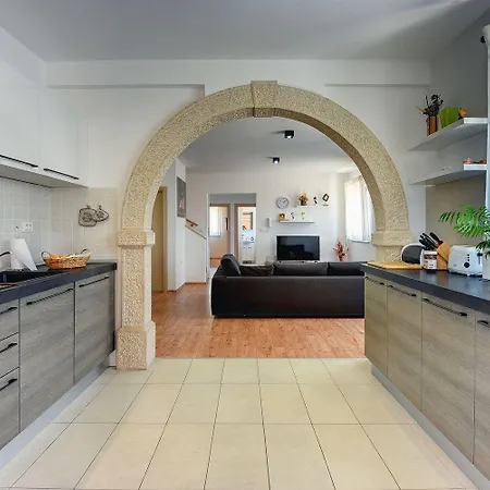 Nur 800 Meter Zum Mit Meerblick, Privatem Pool, Bbq Und Spielplatz Holiday home Fazana