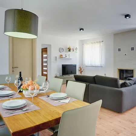 Nur 800 Meter Zum Mit Meerblick, Privatem Pool, Bbq Und Spielplatz