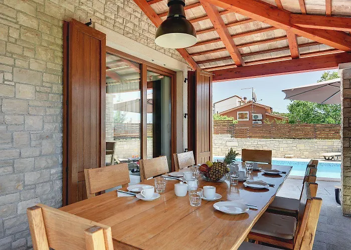 Hébergement de vacances Nur 800 Meter Zum Mit Meerblick, Privatem Pool, Bbq Und Spielplatz Fažana